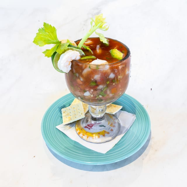 Cocktail de Camarones [Shrimp Cocktail].
